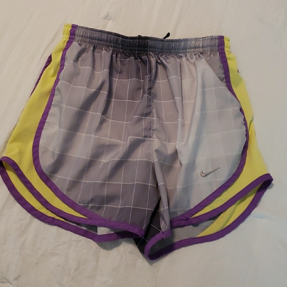 Nike dri fit shorts - Picture 1 of 3